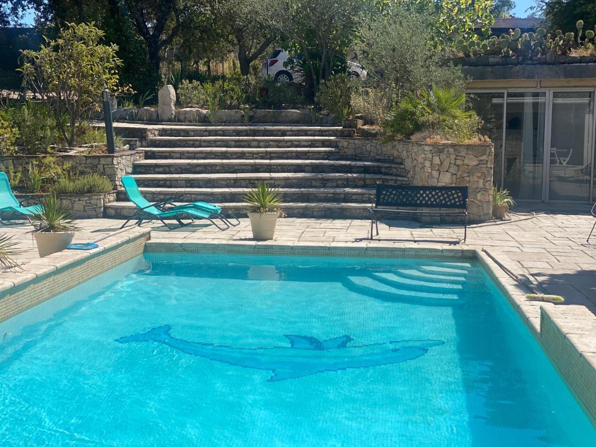 Villa Nîmes Exteriér fotografie