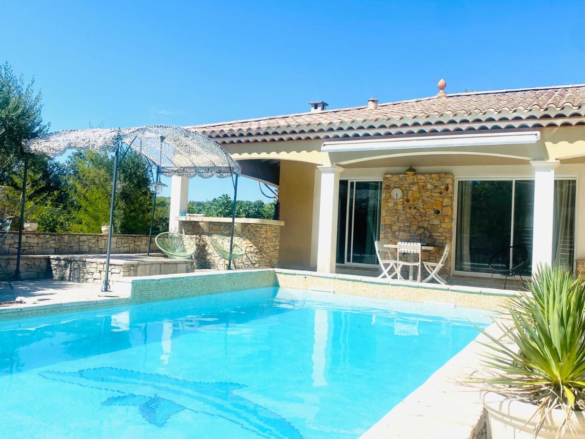 Villa Nîmes Exteriér fotografie